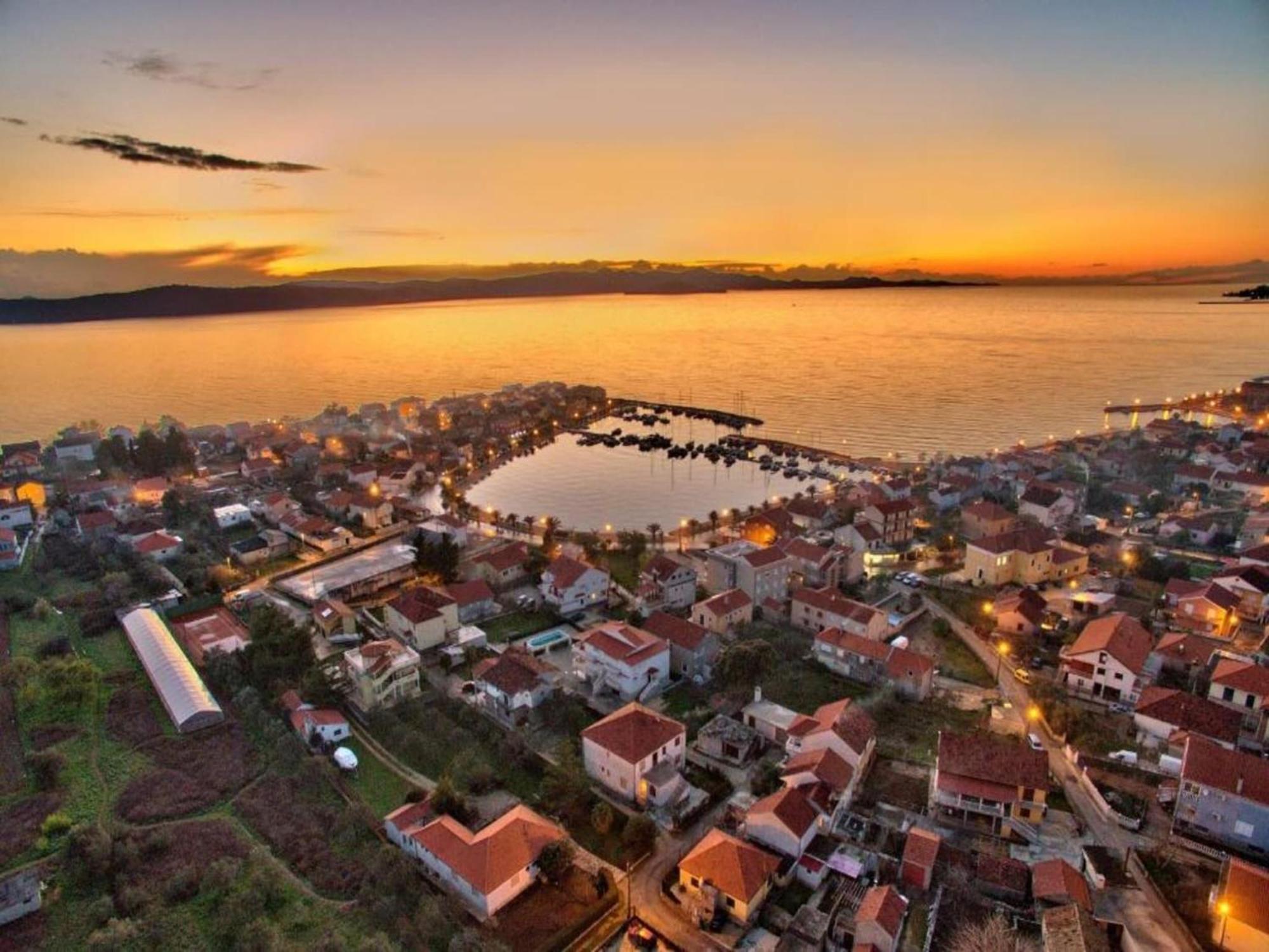 Scenic Holiday Home In Bibinje Near Sea 외부 사진