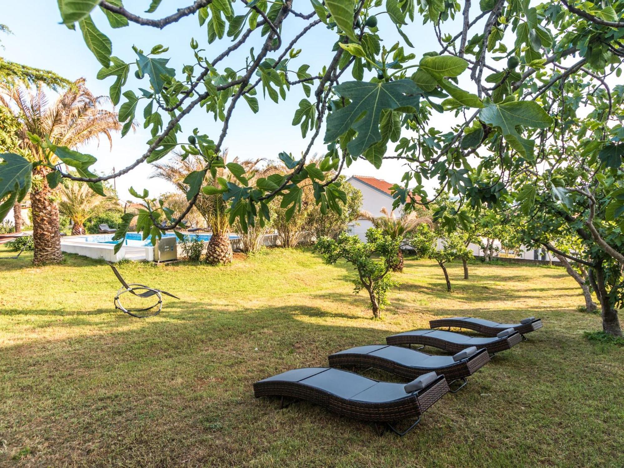 Scenic Holiday Home In Bibinje Near Sea 외부 사진